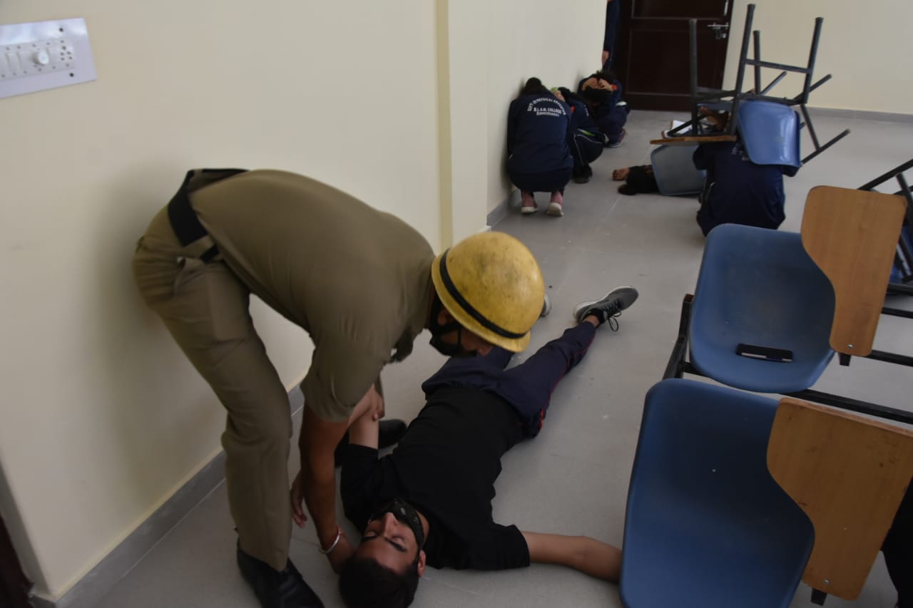 A mock drill to prepare students for safe evacuation in the event of an earthquake was conducted by Govt. Administrative